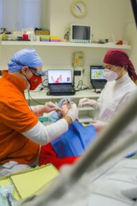 Dentistas: quais procedimentos podem ou não serem realizados?