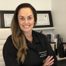 periodontista curitiba Dra. Natasha Ferreira Gandelman, Dentista